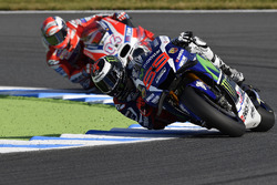 Jorge Lorenzo, Yamaha Factory Racing; Andrea Dovizioso, Ducati Team