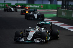 Льюіс Хемілтон, Mercedes AMG F1 W07 Hybrid