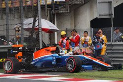 Авария Паскаля Верляйна, Manor Racing MRT05