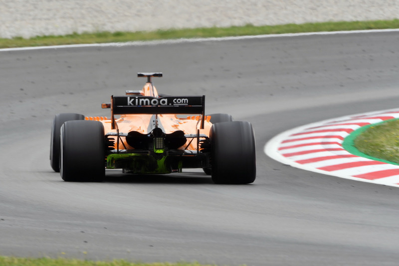 Stoffel Vandoorne, McLaren MCL33 with aero paint on rear diffuser