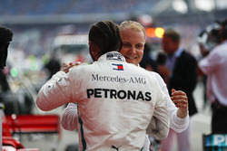 Race winner Lewis Hamilton, Mercedes AMG F1, and Valtteri Bottas, Mercedes AMG F1, celebrate in Parc Ferme
