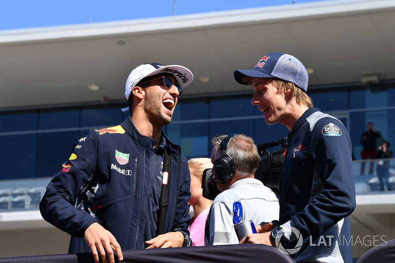 Daniel Ricciardo, Red Bull Racing and Brendon Hartley, Scuderia Toro Rosso on the drivers parade