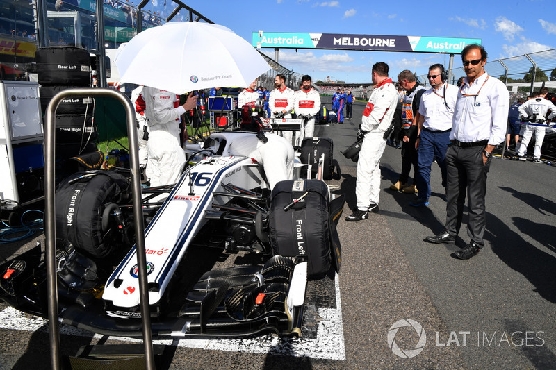 Charles Leclerc, Sauber C37, in griglia