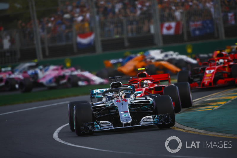 Lewis Hamilton, Mercedes AMG F1 W09, Kimi Raikkonen, Ferrari SF71H, Sebastian Vettel, Ferrari SF71H, startta