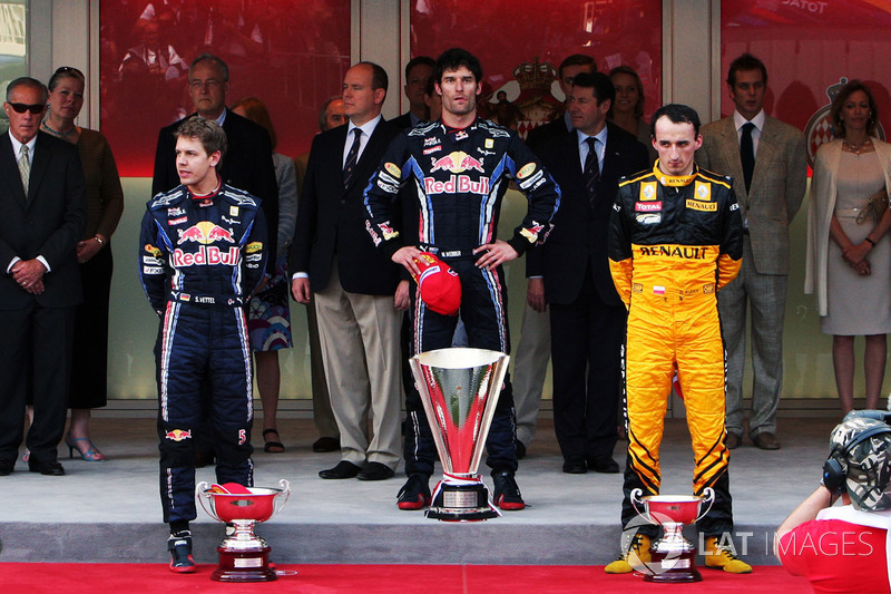 Podium: winnaar Mark Webber, Red Bull Racing, tweede Sebastian Vettel. Red Bull Racing, derde Robert