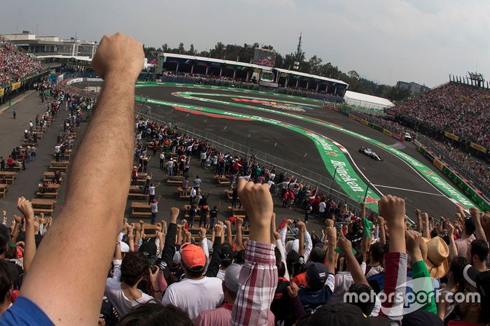 Fans Fuerza México vuelta 19