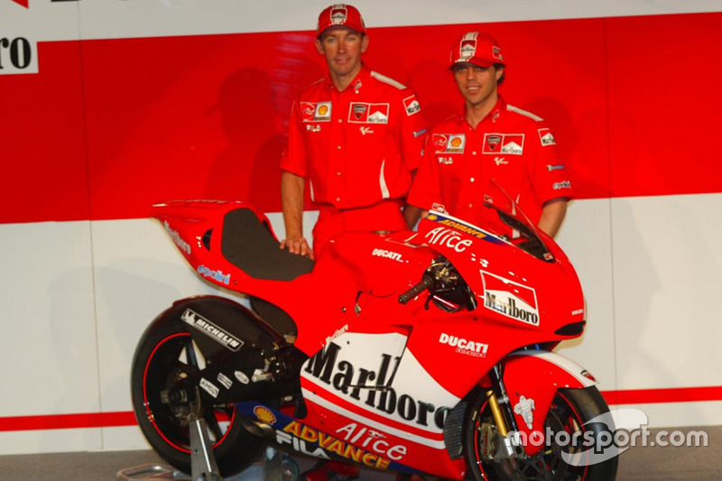 2004. Troy Bayliss et Loris Capirossi