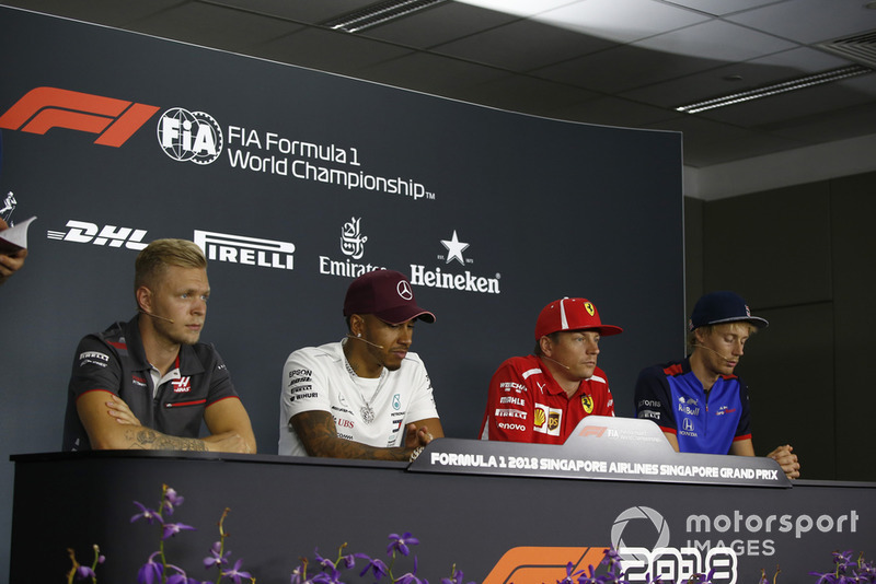 Kevin Magnussen, Haas F1 Team, Lewis Hamilton, Mercedes AMG F1, Kimi Raikkonen, Ferrari e Brendon Hartley, Scuderia Toro Rosso, nella conferenza stampa