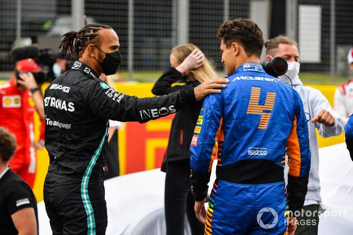 Lewis Hamilton, Mercedes y Lando Norris, McLaren antes de la presentación del coche de Fórmula 1 de 2022