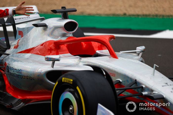 Detalle del halo y a cabina del coche de Fórmula 1 2022