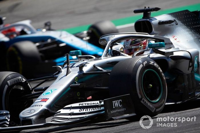 Lewis Hamilton, Mercedes AMG F1 W10, y Valtteri Bottas, Mercedes AMG W10