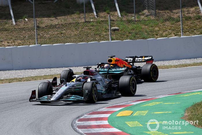 George Russell, Mercedes W13, Max Verstappen, Red Bull Racing RB18