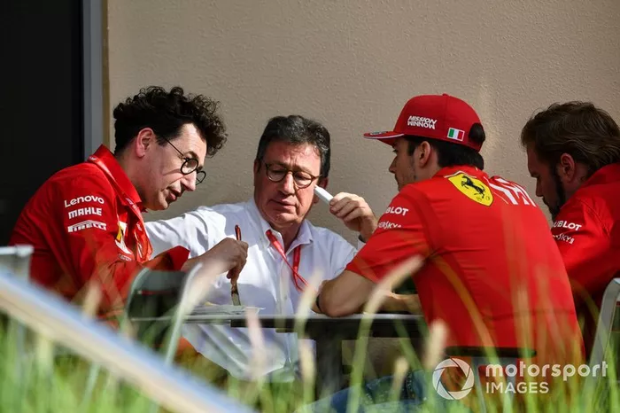 Mattia Binotto Director Ferrari, Louis C. Camilleri, CEO, Ferrari, y Charles Leclerc, Ferrari