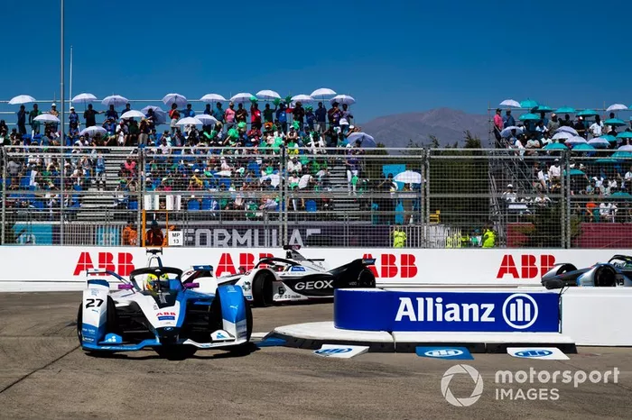 Alexander Sims, BMW i Andretti Motorsport, BMW iFE.18 k Maximilian Günther, Dragon Racing, Penske EV-3 