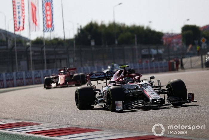 Antonio Giovinazzi, Alfa Romeo Racing C39, Sebastian Vettel, Ferrari SF1000