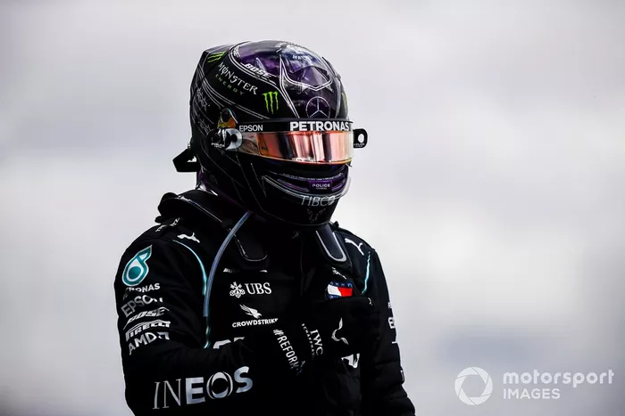 Ganador Lewis Hamilton, Mercedes F1 W11 en Parc Ferme 