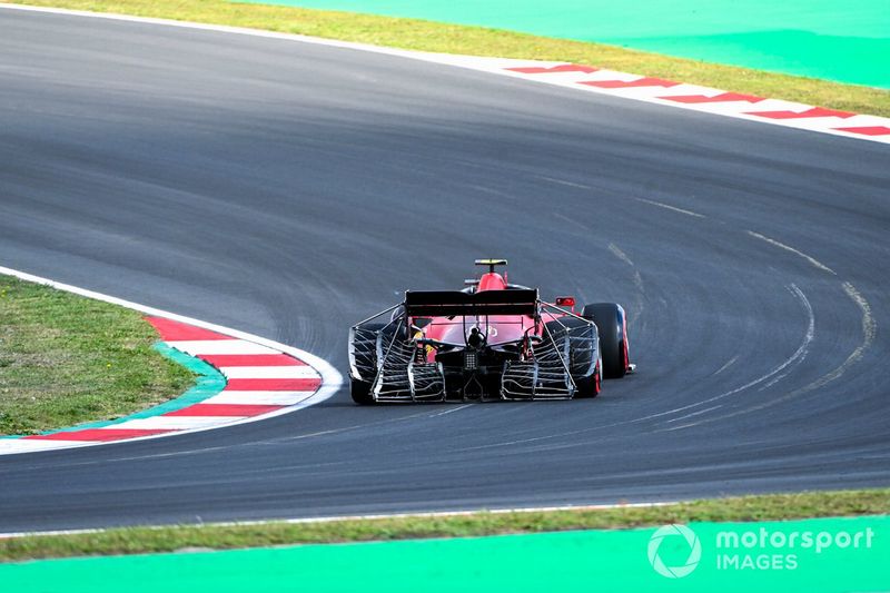 Equipamiento técnico para Carlos Sainz Jr., Ferrari SF21