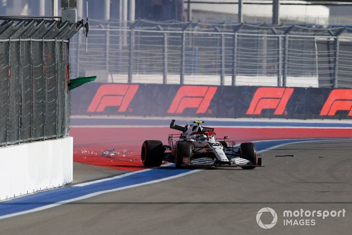 Antonio Giovinazzi, Alfa Romeo Racing C41 choca durante los entrenamientos