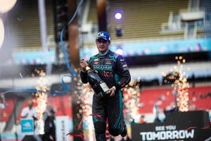 Mitch Evans, Jaguar Racing, 1ª posición