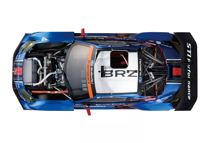 2021年のGT300チャンピオンマシンが”大迫力”の1/8スケールで登場