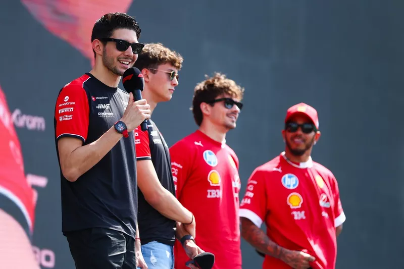 Charles Leclerc, Ferrari, Lewis Hamilton, Ferrari, Esteban Ocon, Haas F1 Team, Oliver Bearman, Haas F1 Team