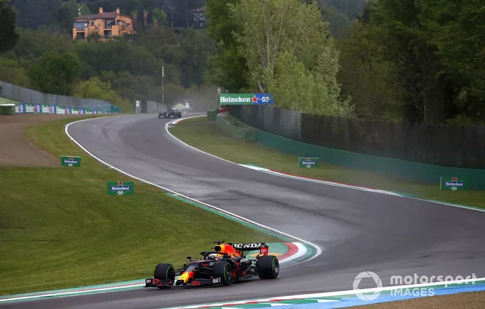 Max Verstappen, Red Bull Racing RB16B, Lewis Hamilton, Mercedes W12