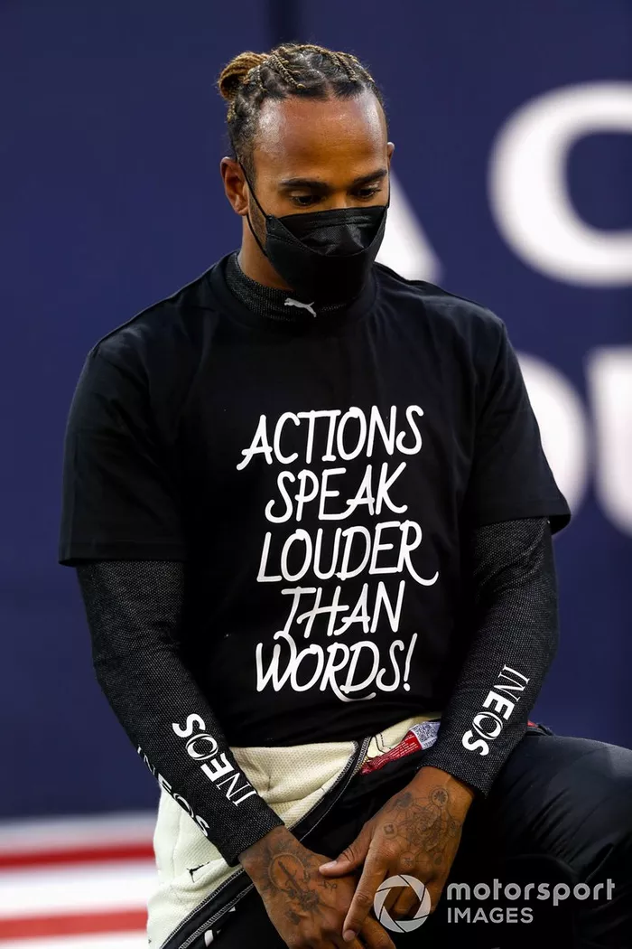 Lewis Hamilton, Mercedes se pone de rodillas
