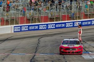 Race winner Ryan Blaney, Team Penske, Ford Mustang BodyArmor