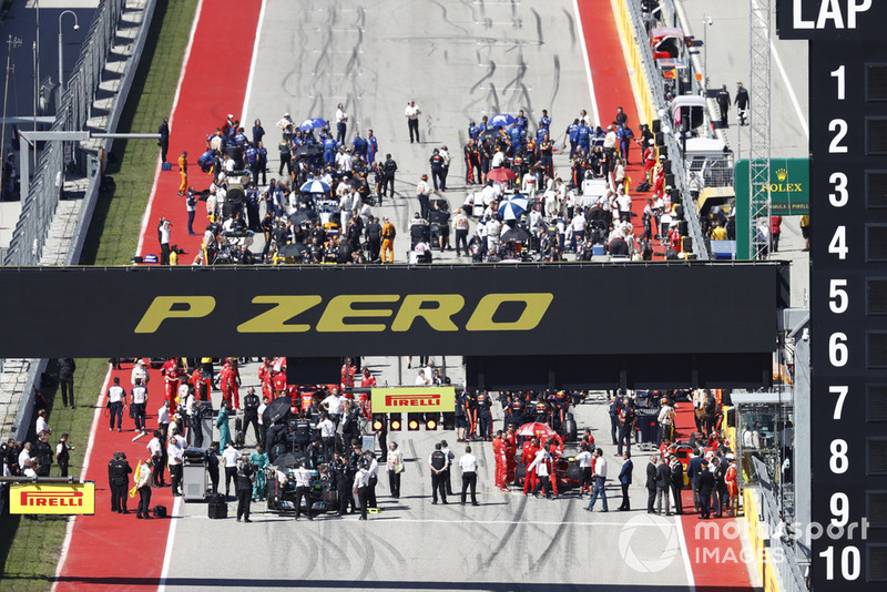 Suasana jelang warm-up lap