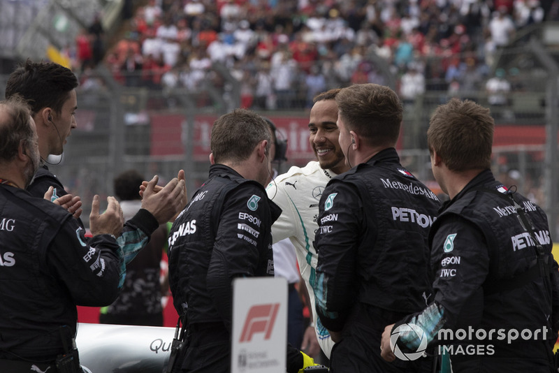 2018 F1 Dünya Şampiyonu Lewis Hamilton, Mercedes AMG F1, parc ferme
