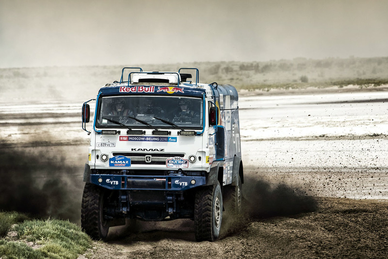 #300 Kamaz: Dmitry Sotnikov, Ruslan Akhmadeev, Ivan Romanov