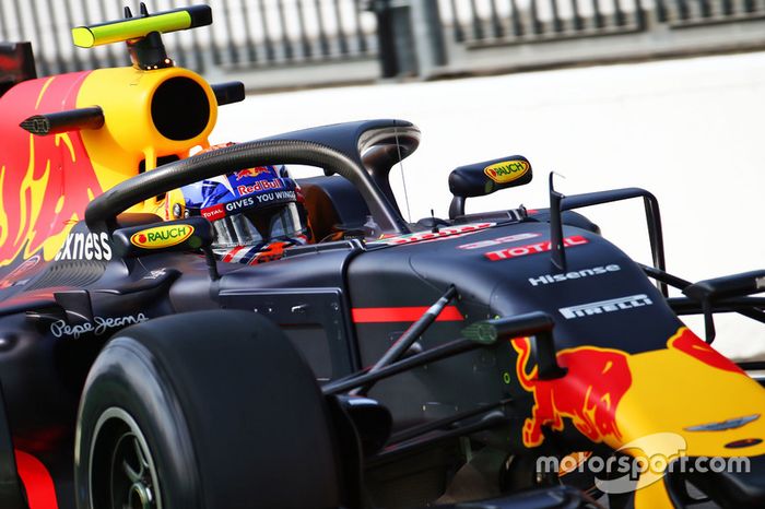 Max Verstappen, Red Bull Racing RB12 con el dispositivo Halo