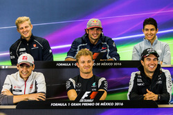 La Conferencia de prensa FIA (desde la fila posterior (de izquierda a derecha)): Marcus Ericsson, Sa
