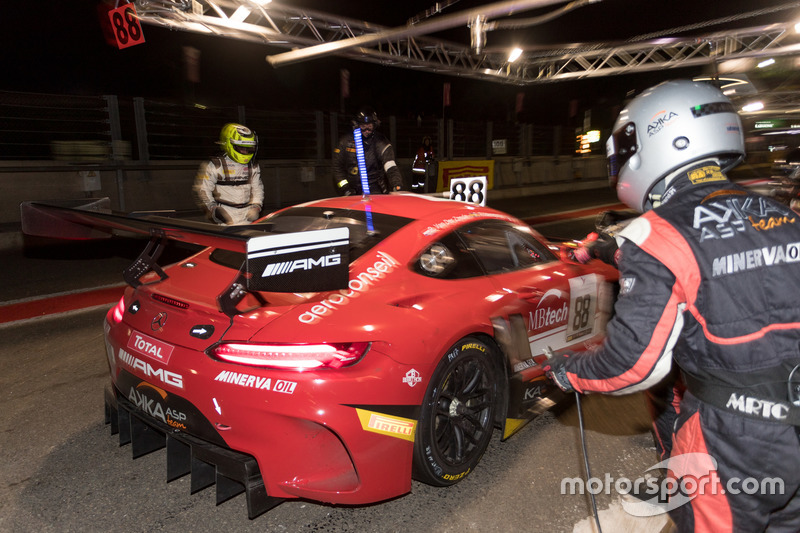 #88 梅赛德斯AMG GT车组,最终获得亚军