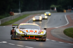 #61 Clearwater Racing, Ferrari 458 Italia: Mok Weng Sun, Rob Bell, Keita Sawa