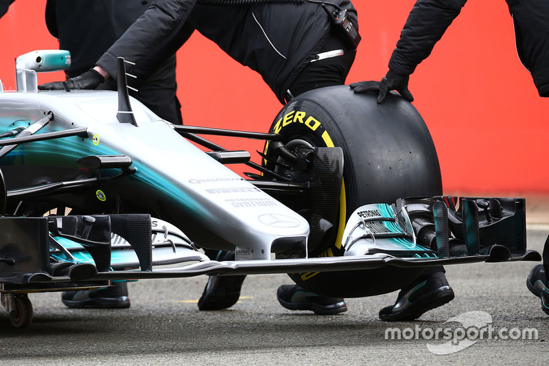 Mercedes AMG F1 W08 rear wing detail