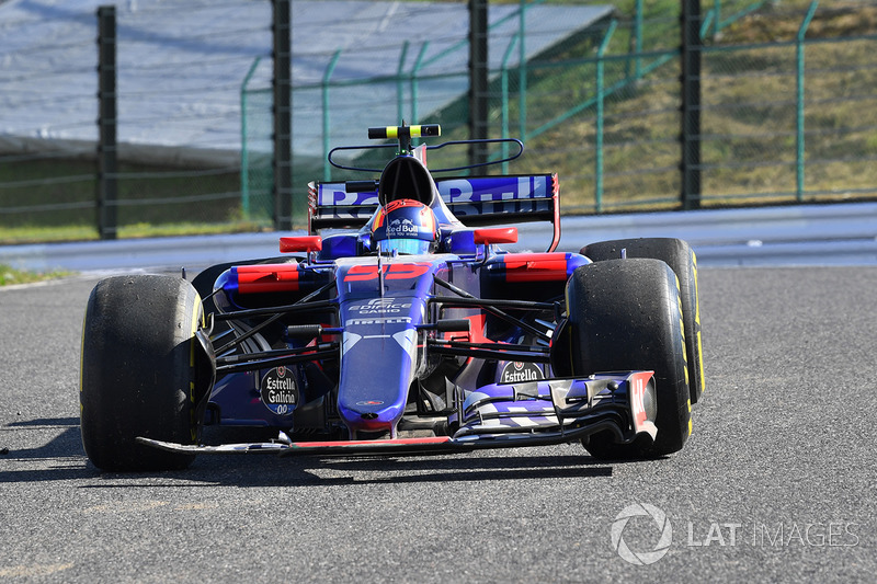 Carlos Sainz Jr., Scuderia Toro Rosso STR12 se retira de la carrera