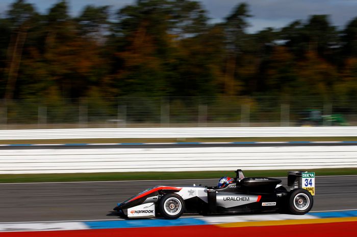 Jake Hughes, Hitech Grand Prix, Dallara F317 - Mercedes-Benz