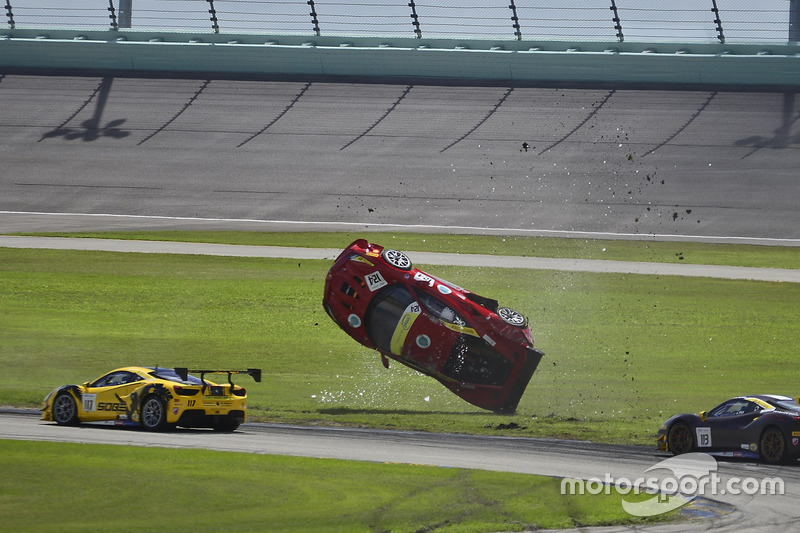 #124 Ferrari of Long Island Ferrari 488 Challenge: Jerome Jacalone, incidente