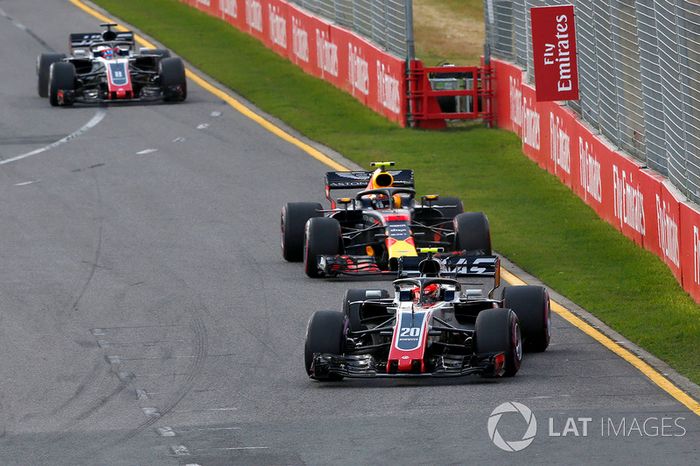 Kevin Magnussen, Haas F1 Team VF-18, Max Verstappen, Red Bull Racing RB14