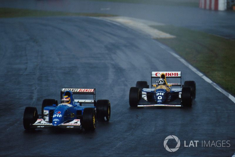 Mark Blundell, Ligier JS39 leads Damon Hill, Williams FW 15C