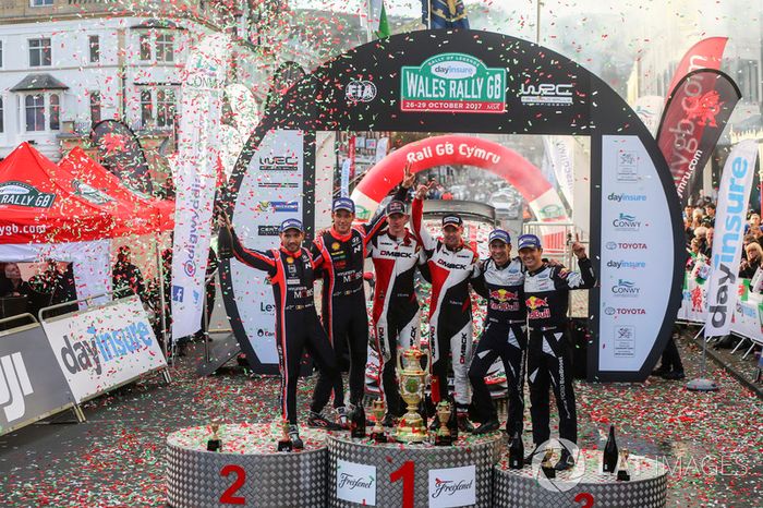 Podio: Elfyn Evans, Daniel Barritt, Ford Fiesta WRC, M-Sport, Thierry Neuville, Nicolas Gilsoul, Hyundai i20 WRC, Hyundai Motorsport, Sébastien Ogier, Julien Ingrassia, Ford Fiesta WRC, M-Sport