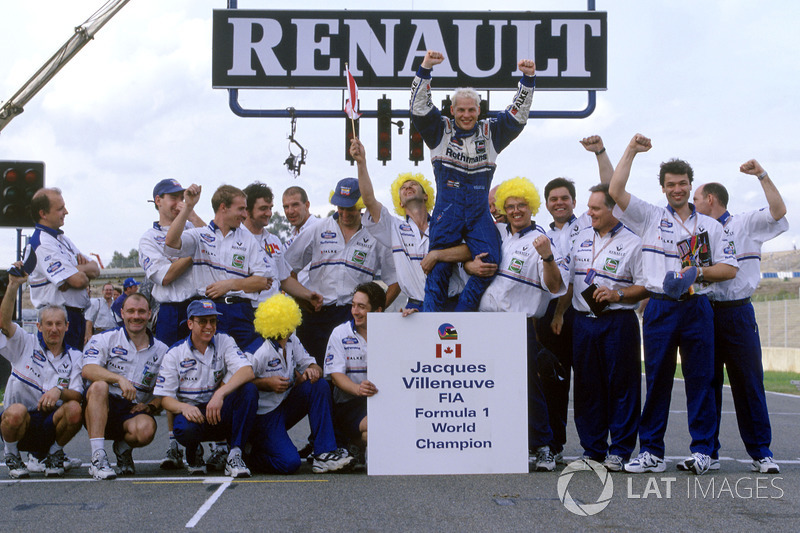 Campeón del mundo: Jacques Villeneuve con el equipo Williams
