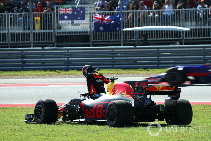 Daniel Ricciardo, Red Bull Racing RB13 abandonne