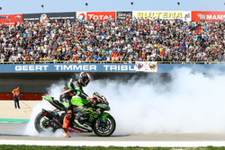 Yarış galibi Tom Sykes, Kawasaki Racing