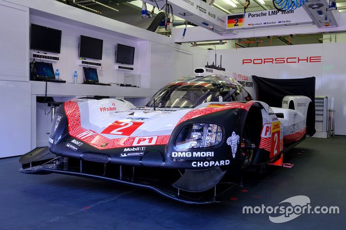 #2 Porsche Team Porsche 919 Hybrid: Timo Bernhard, Earl Bamber, Brendon Hartley