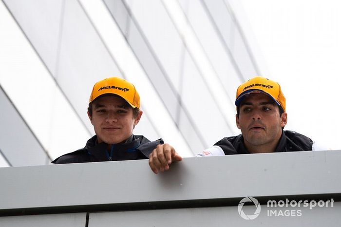 Carlos Sainz Jr., McLaren, Lando Norris, McLaren 