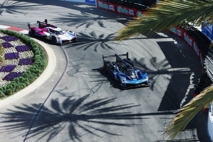 #10: Konica Minolta Acura ARX-06, Acura ARX-06, GTP: Ricky Taylor, Filipe Albuquerque, #60: Meyer Shank Racing W/Curb-Agajanian, Acura ARX-06, GTP: Colin Braun, Tom Blomqvist