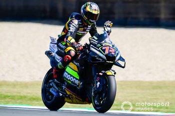 Un intratable Bezzecchi gana en Assen su primera carrera al sprint