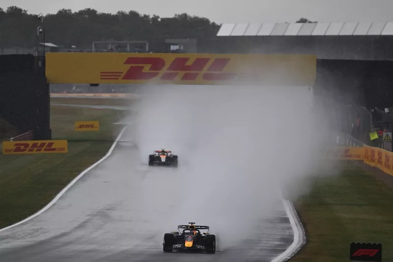 Lando Norris, McLaren, Max Verstappen, Red Bull Racing